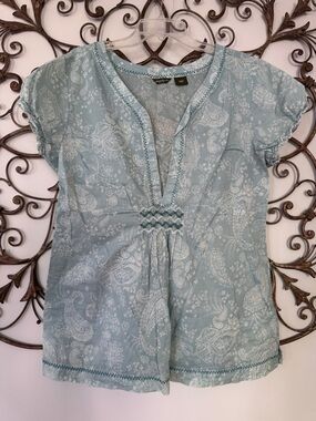 Eddie Bauer deep vee style cotton blouse size large NWOT.